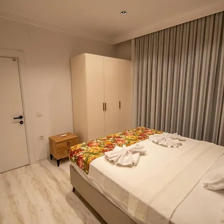 Breathtaking Duplex Close To Inlice With Private Pool And Backyard In Fethiye * גוג'ק