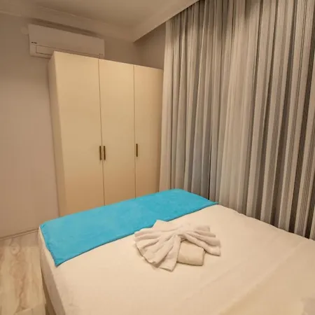 Breathtaking Duplex Close To Inlice With Private Pool And Backyard In Fethiye וילה